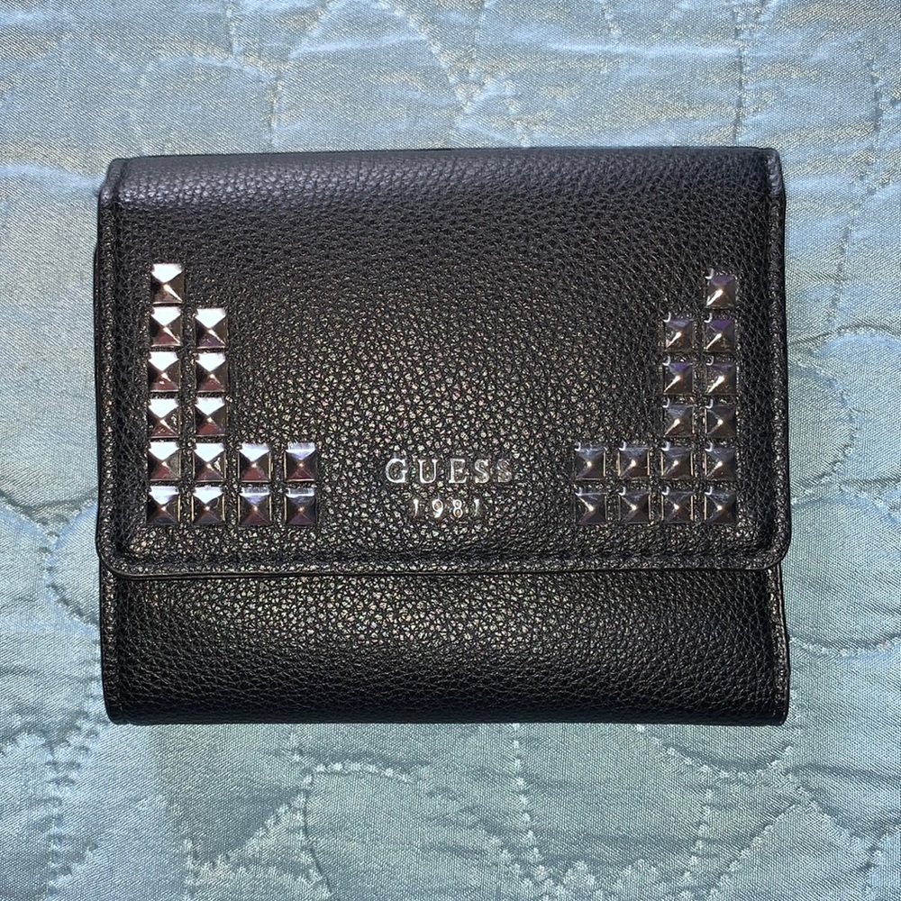Guess wallet